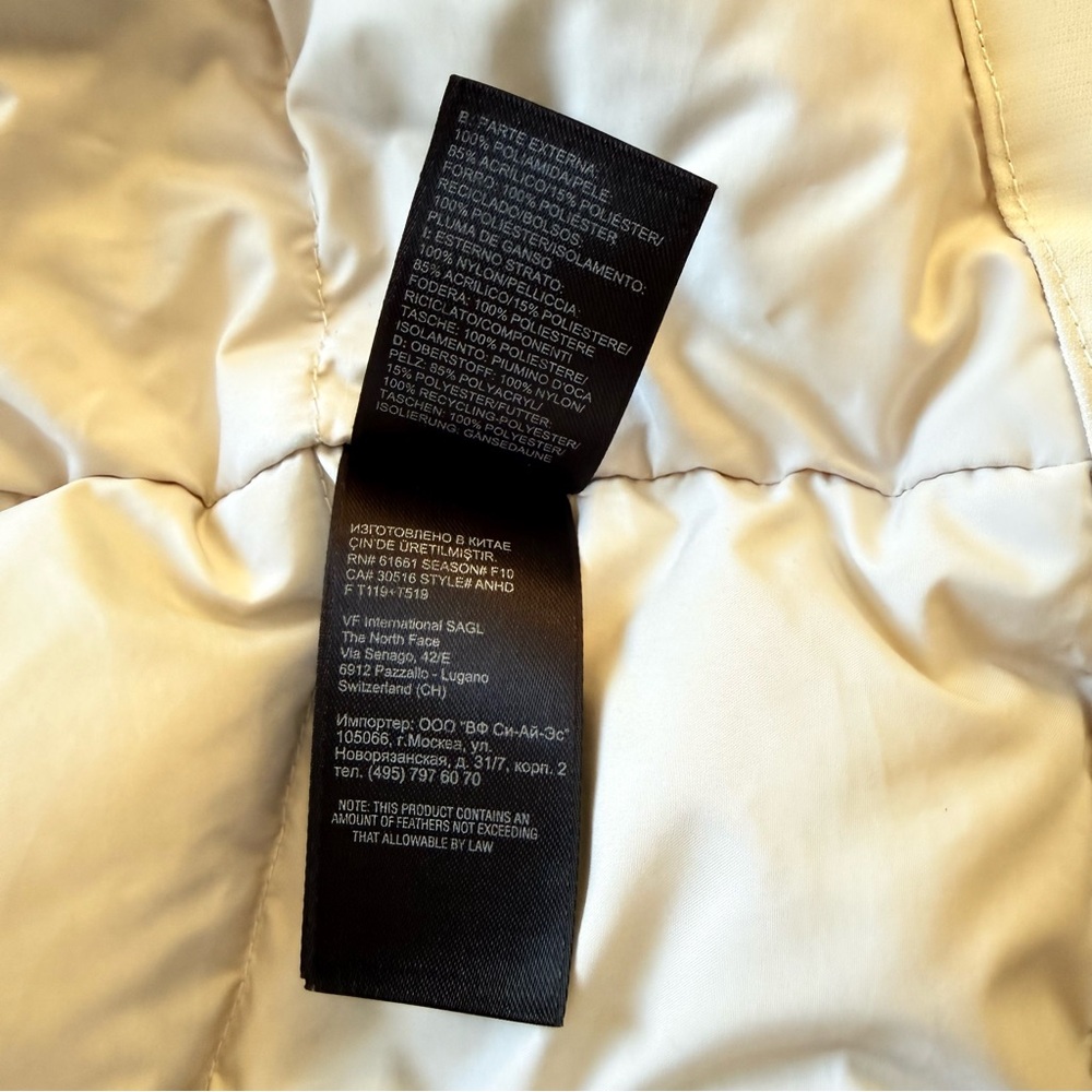 The North Face Women’s Arctic Parka in Moonlight - Picture 5 of 16